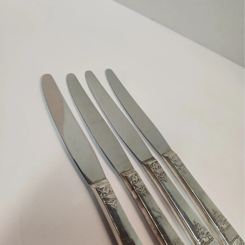 Wm A Rogers Oneida Harmony 1938 Silverplate Dinner Knives x 4 VTG